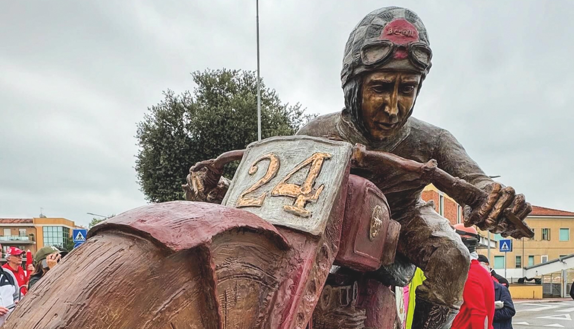 Tonino Benelli, la scultura a Pesaro